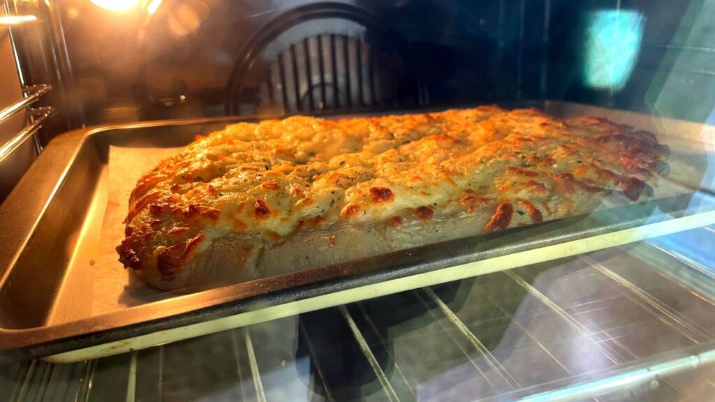 Cheesy Garlic Bread G9