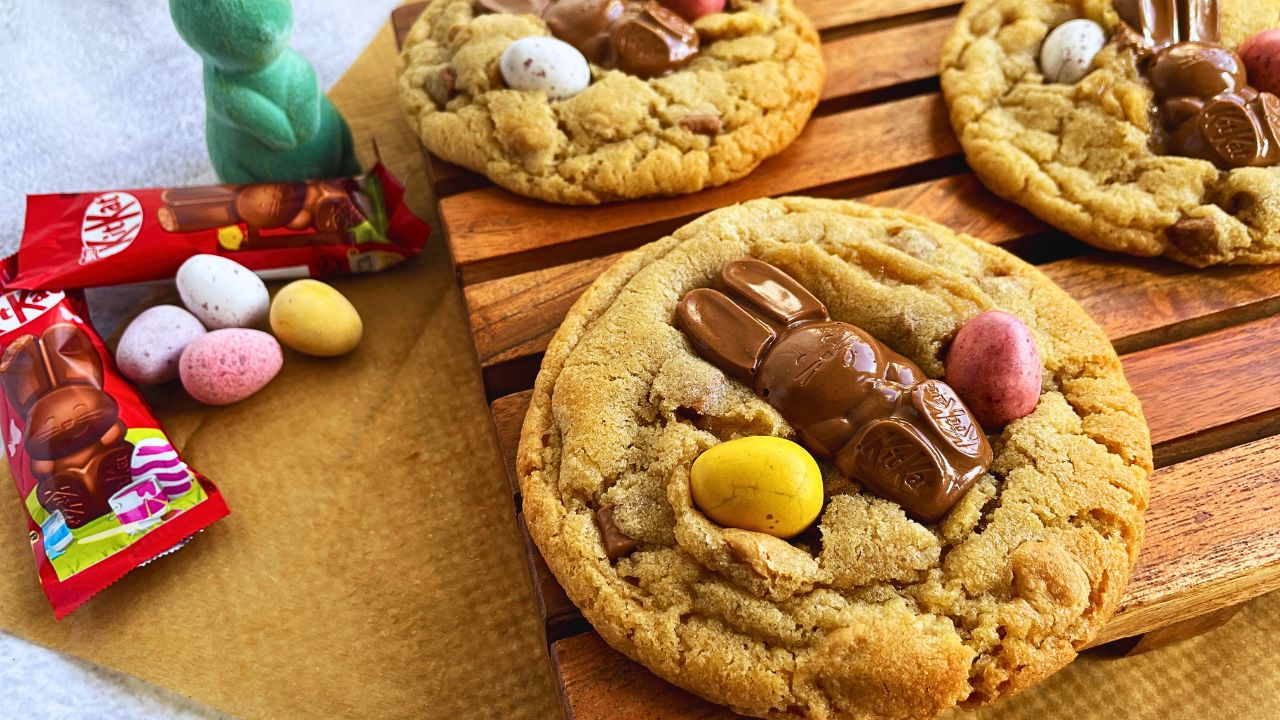 Easter chocolate chip cookies