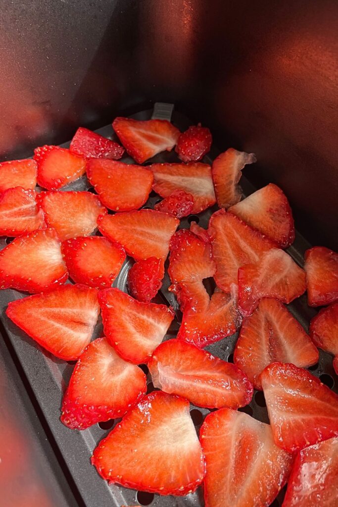 Air Fryer Dehydrated Strawberry Chips G4 1