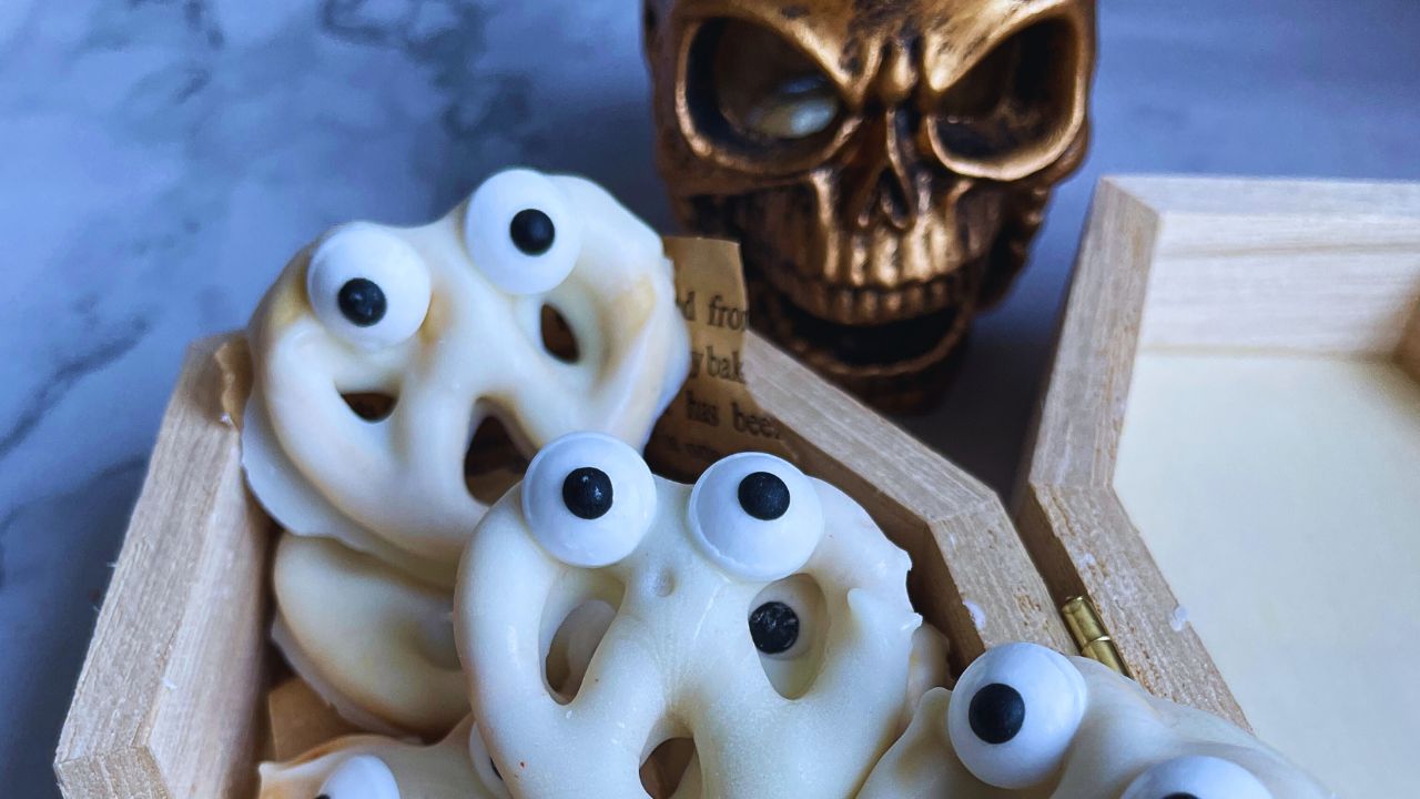 Halloween Monster Pretzels
