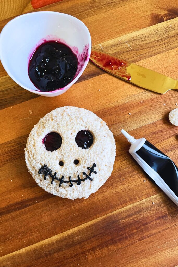 Spooky Halloween Sandwich For Kids Lunchbox